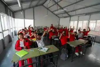 Procurement innovation on major programme helps build brighter future for students in Peru